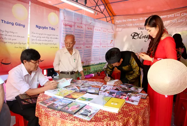 Đặc sắc ngày thơ Việt Nam tại TPHCM ảnh 6